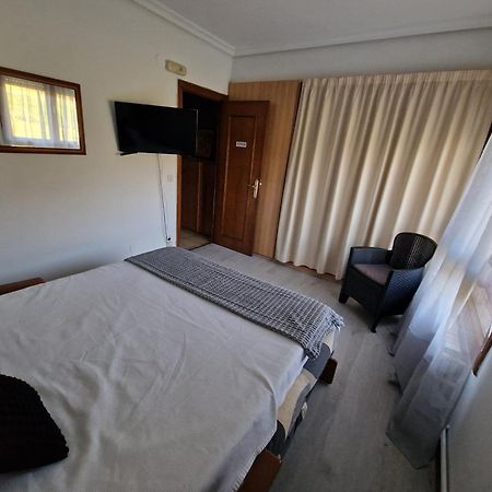 Bera  Hostal Lizuniaga מראה חיצוני תמונה