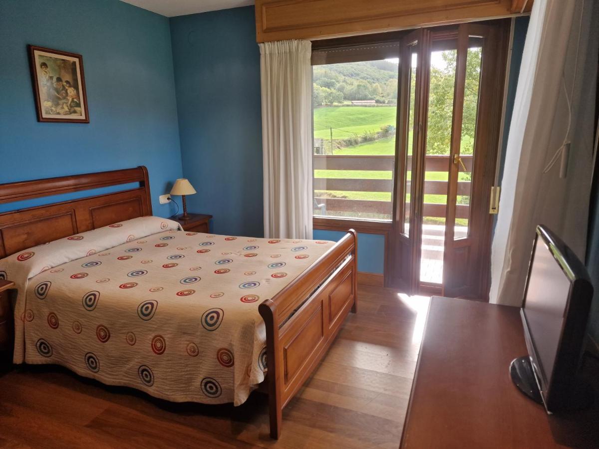 Bera  Hostal Lizuniaga מראה חיצוני תמונה