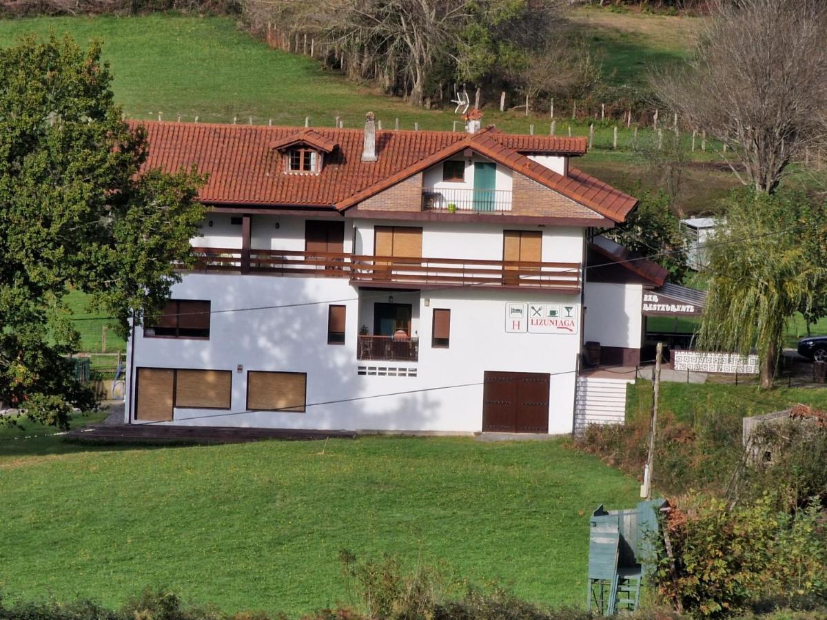 Bera  Hostal Lizuniaga מראה חיצוני תמונה