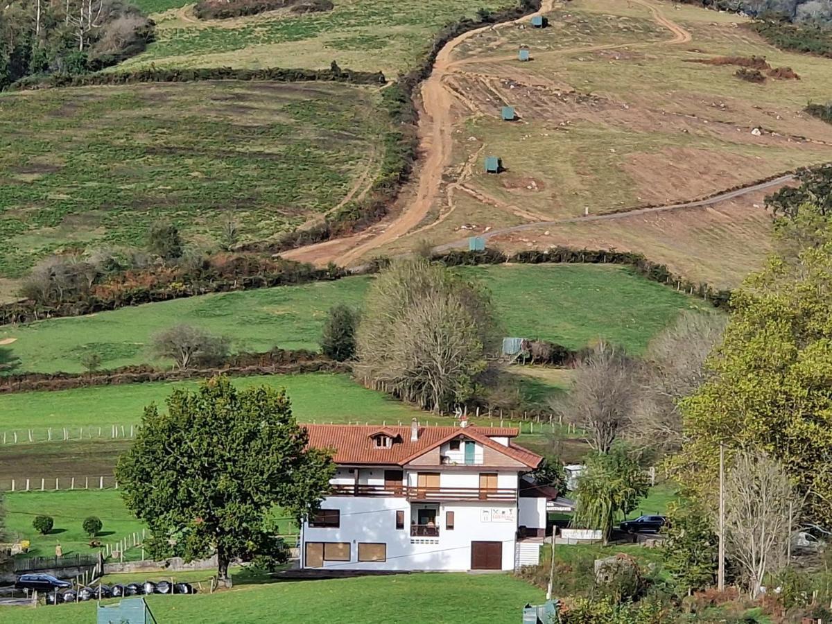 Bera  Hostal Lizuniaga מראה חיצוני תמונה