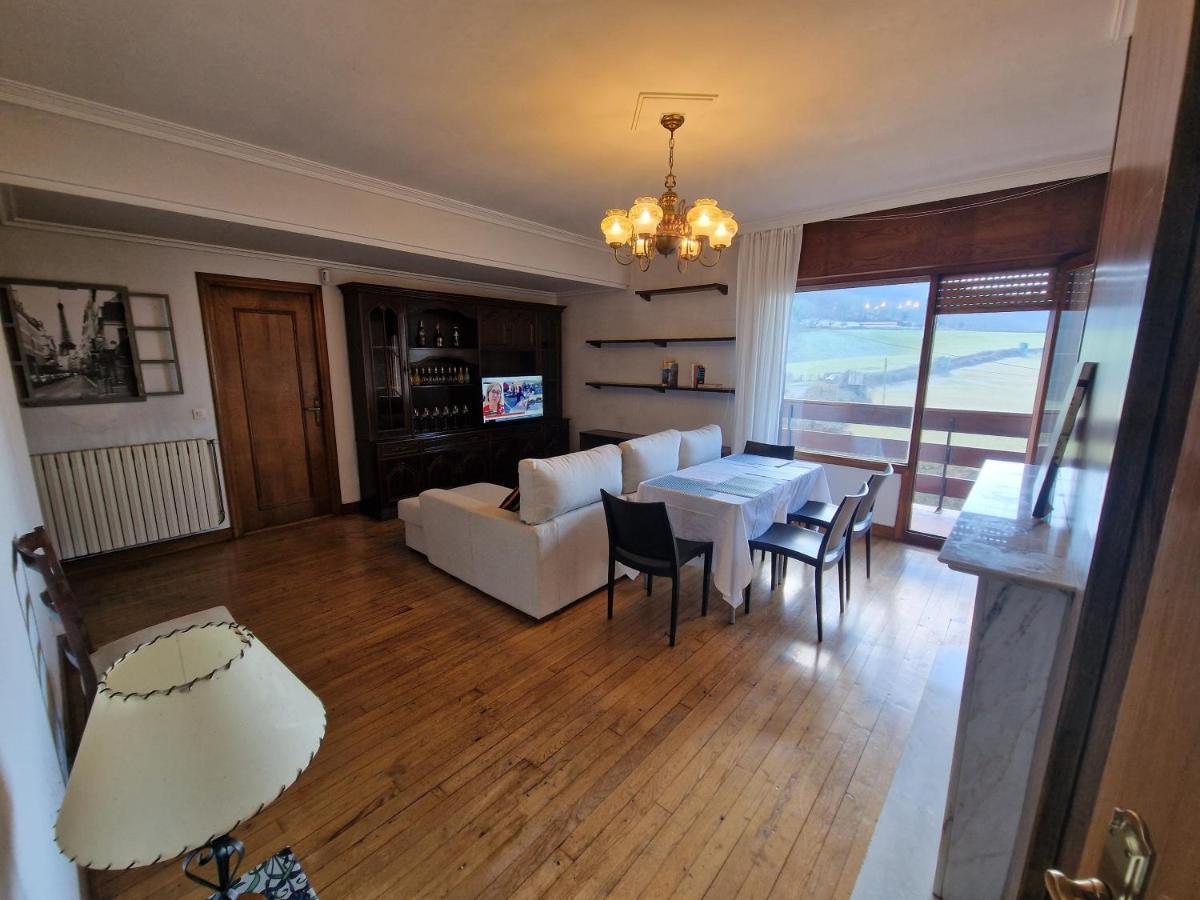 Bera  Hostal Lizuniaga מראה חיצוני תמונה