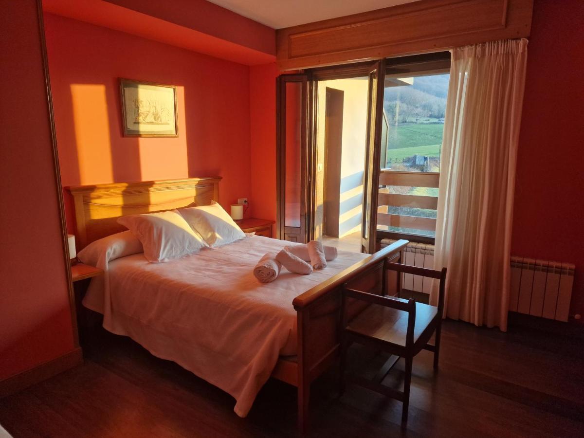 Bera  Hostal Lizuniaga מראה חיצוני תמונה