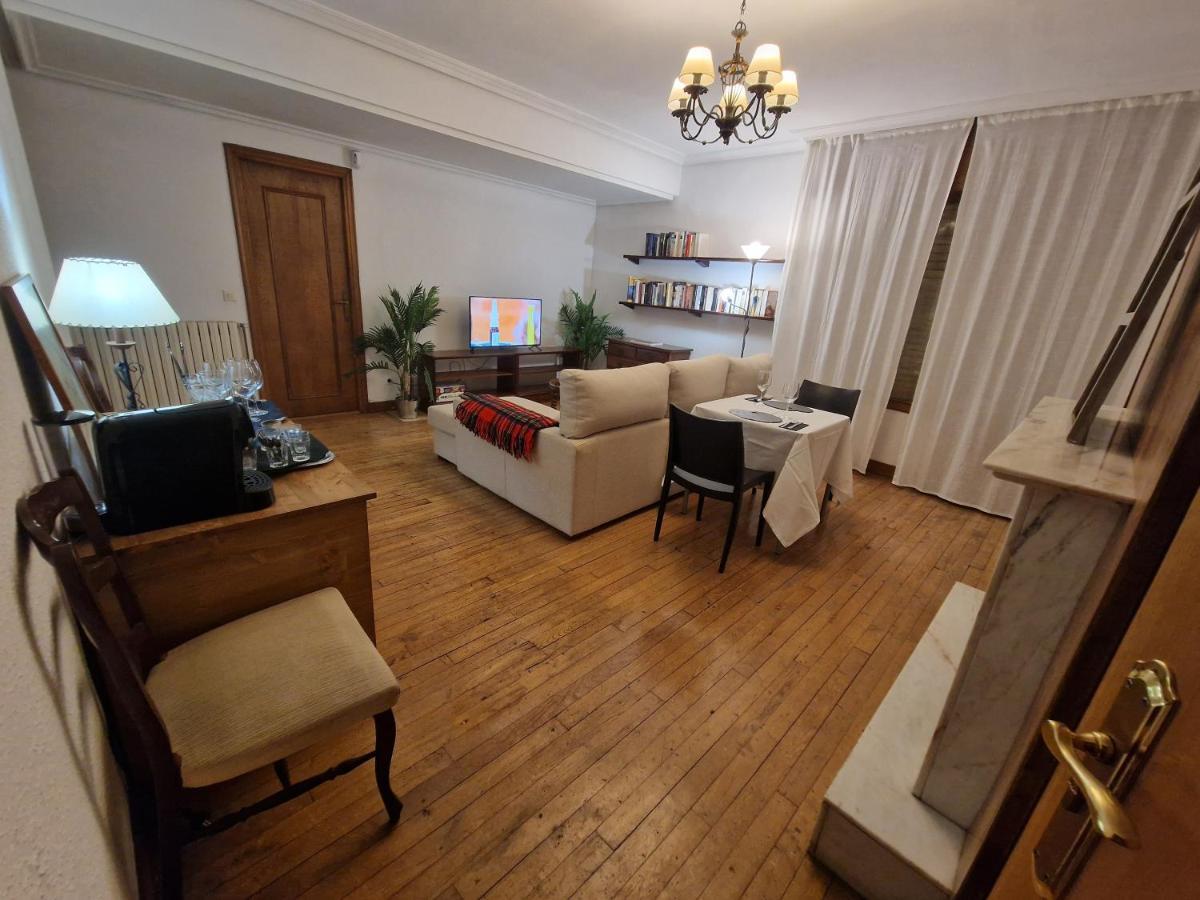 Bera  Hostal Lizuniaga מראה חיצוני תמונה