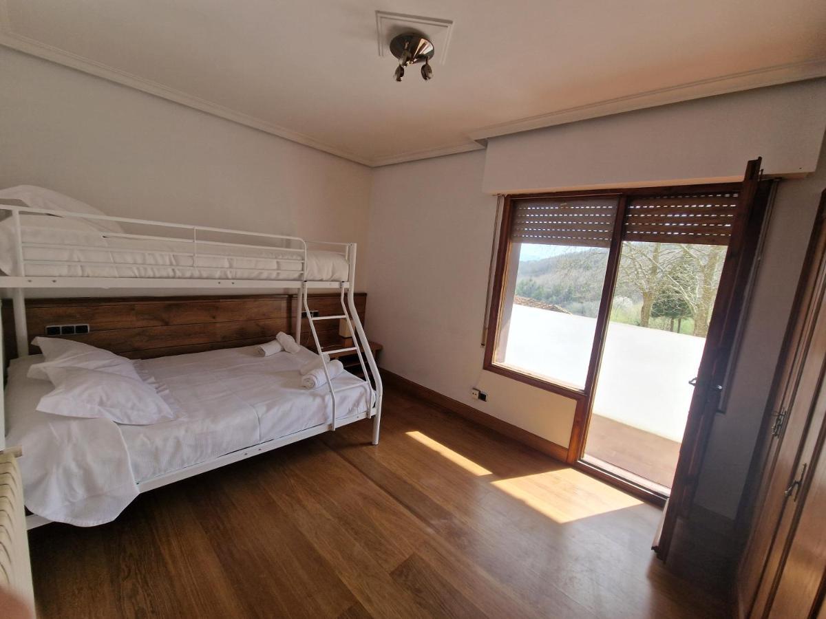 Bera  Hostal Lizuniaga מראה חיצוני תמונה