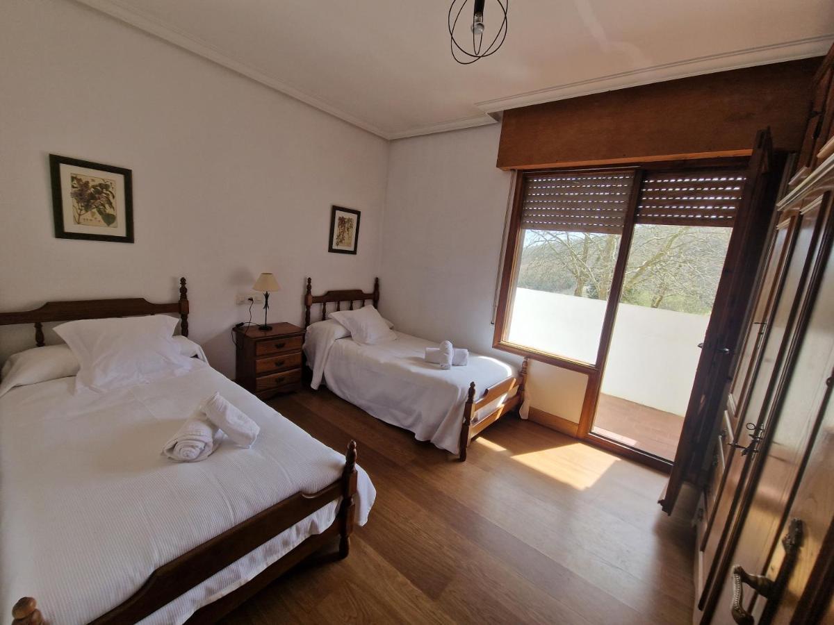 Bera  Hostal Lizuniaga מראה חיצוני תמונה